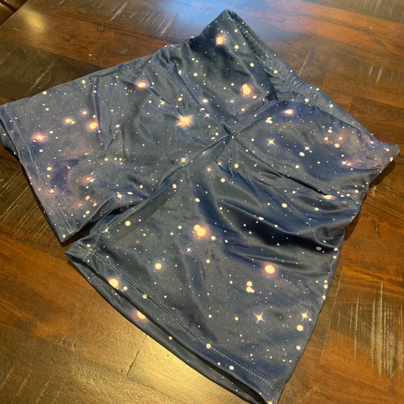 Gray Galaxy Print High Waist Yoga Booty Shorts - Picture 10 of 10